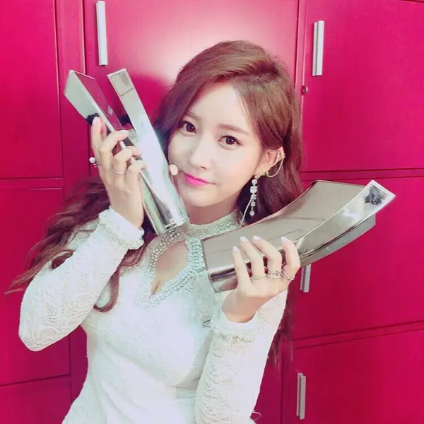 Soyeon gallery image