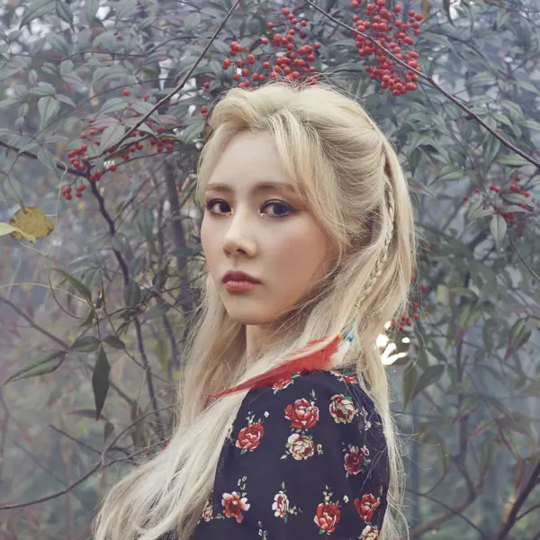 Yoohyeon gallery image