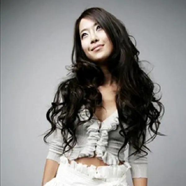 Baek Ji-young gallery image