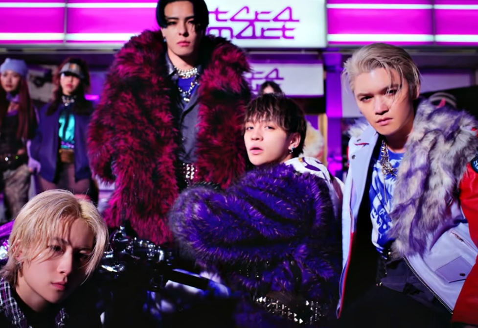 Wolf Howl Harmony photo