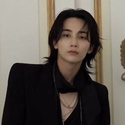 Jeonghan gallery image