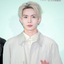 Heeseung gallery image