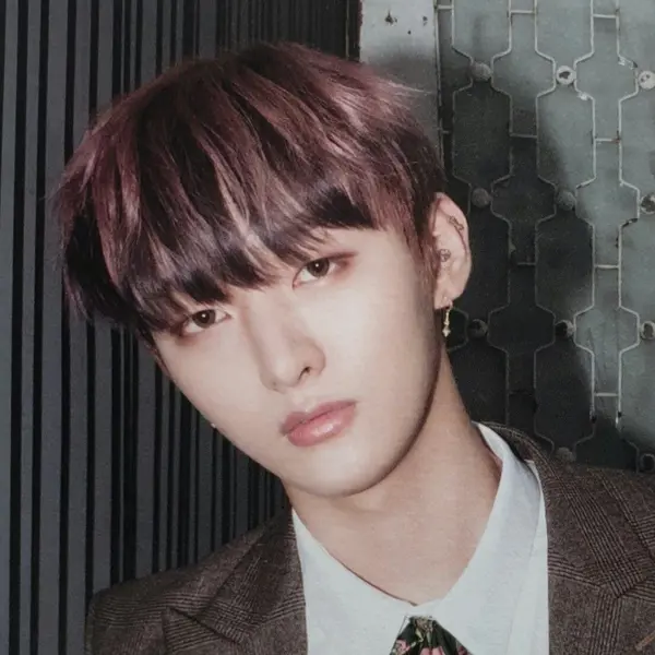Jisung gallery image
