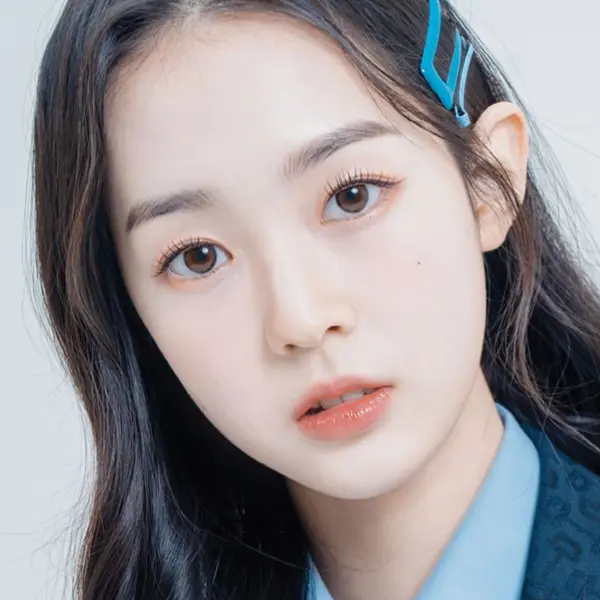 Kim SooMin gallery image