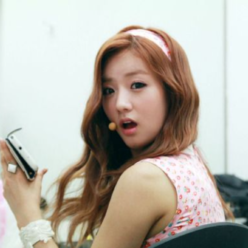 Larawan sa gallery ni Bomi