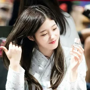 Chaeyeon gallery image