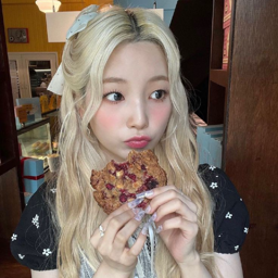 Yeonhee gallery image