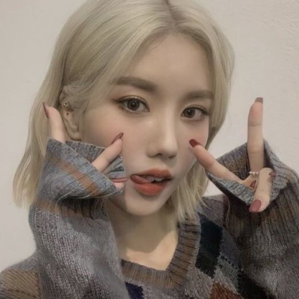 Eunbi gallery image