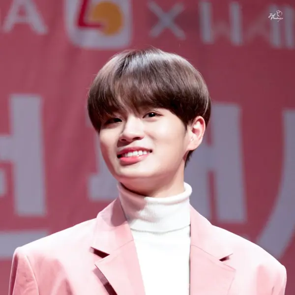 Daehwi gallery image