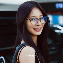 Tzuyu gallery image
