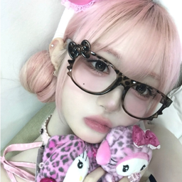 Kim ChaeWon gallery image