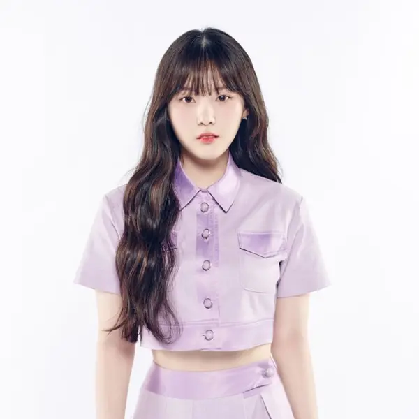 Chaehyun gallery image