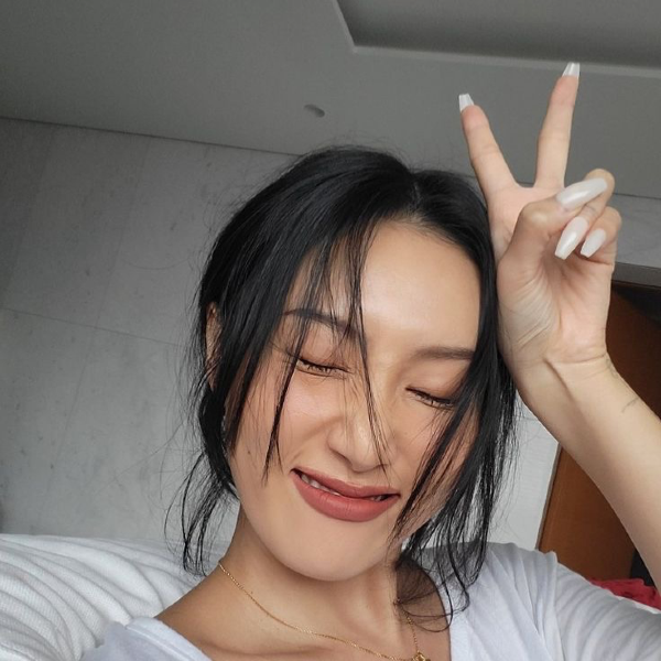 Hwasa gallery image