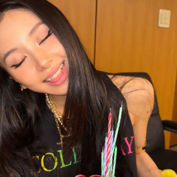 Chaeyoung gallery image