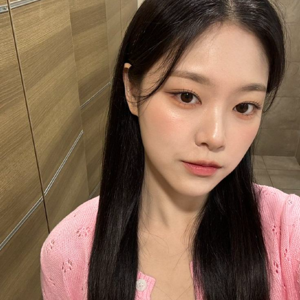 HyunJin gallery image