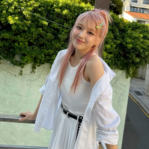 Jiwoo gallery image