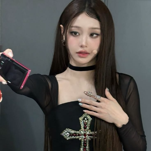 Chuu gallery image