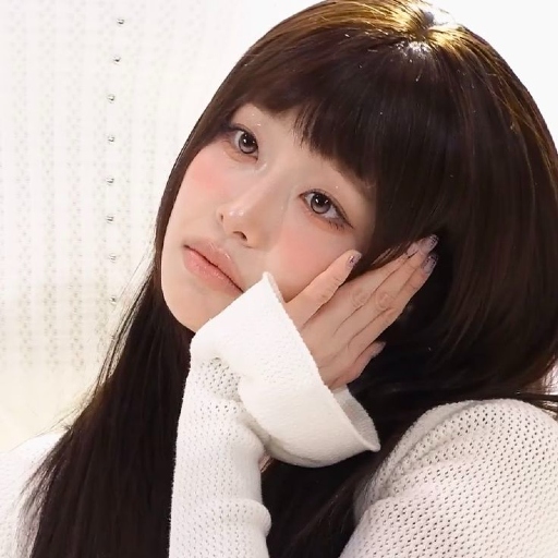 Chuu gallery image