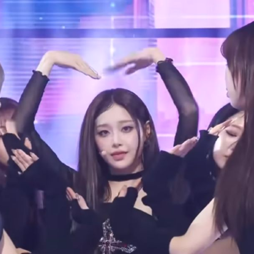Chuu gallery image