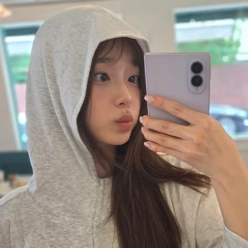 Chuu gallery image