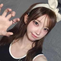 Magenta gallery image