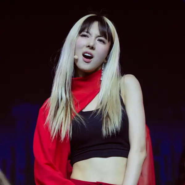 Yoohyeon gallery image
