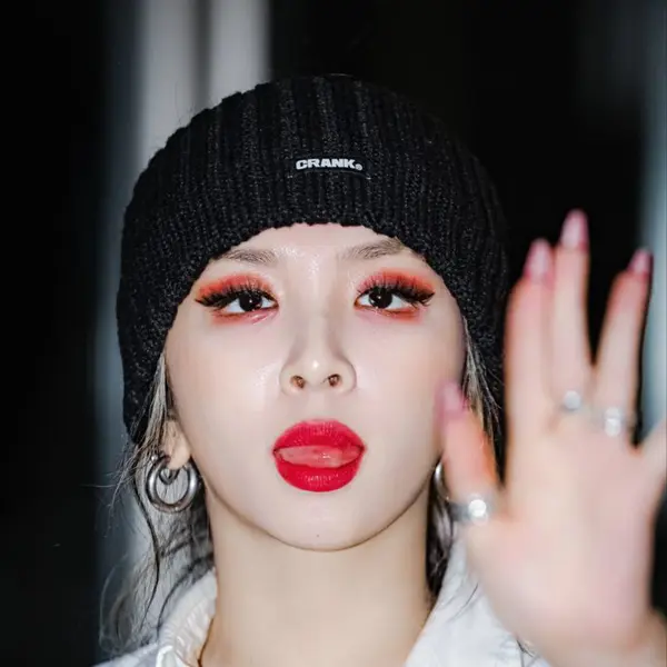 Jeon Jiwoo gallery image