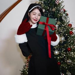 Wonyoung gallery image