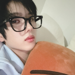 Jisung gallery image