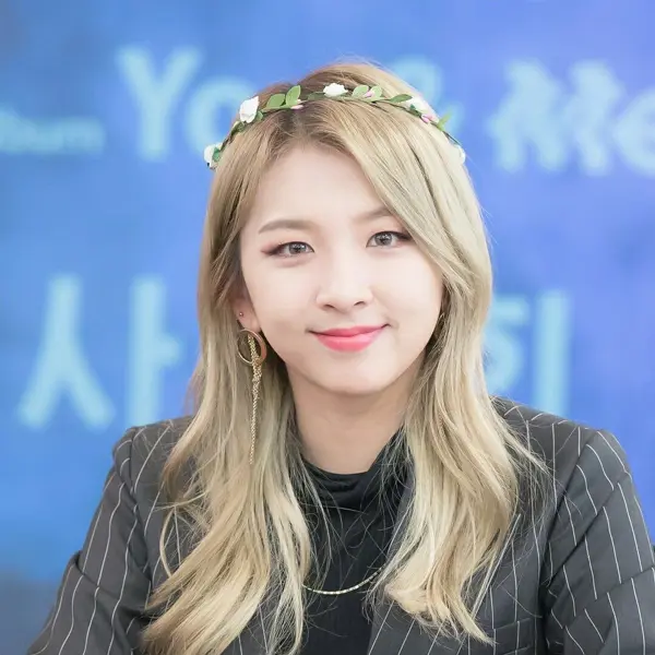 Jeon Jiwoo gallery image