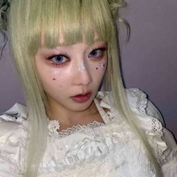 Hinata gallery image