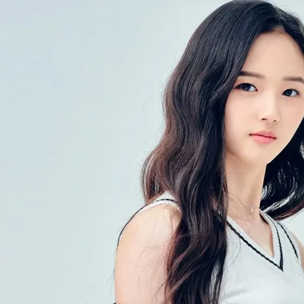 Lee JiWoo gallery image