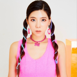 Seline gallery image