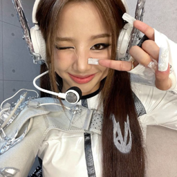 Chloe Young gallery image