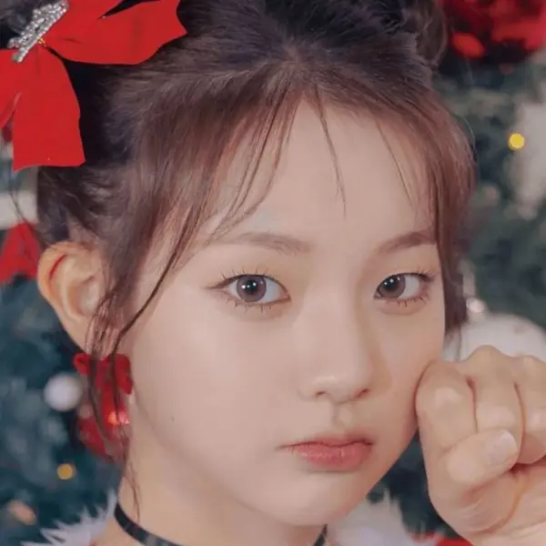 Kwak YeonJi gallery image