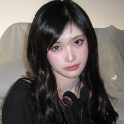 Leeseo gallery image