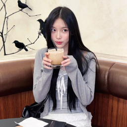 YunSeo gallery image