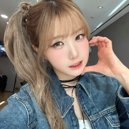 Hitomi gallery image