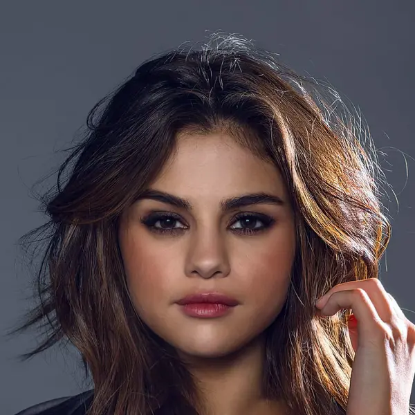 Selena Gomez gallery image