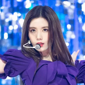 Eunbi gallery image