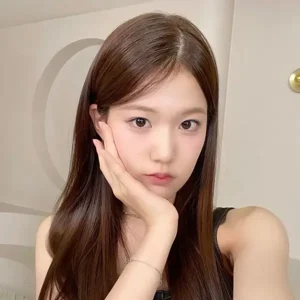 Yoon Jiyoon photo