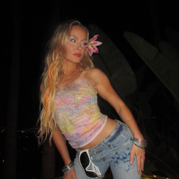 Zara Larsson gallery image