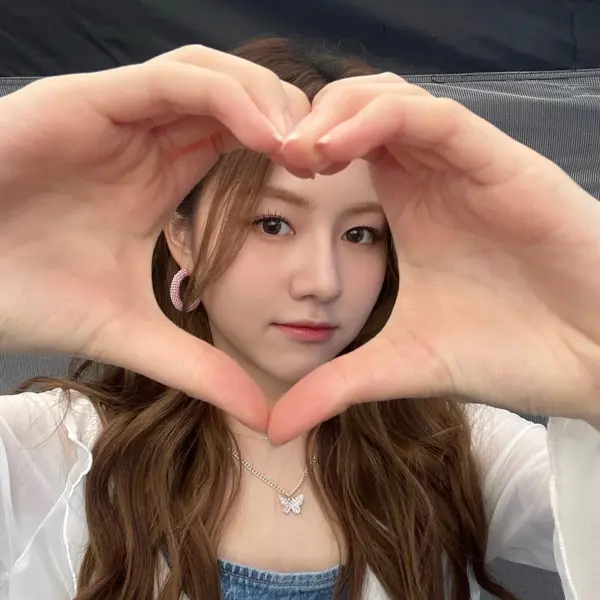 Dahyun gallery image