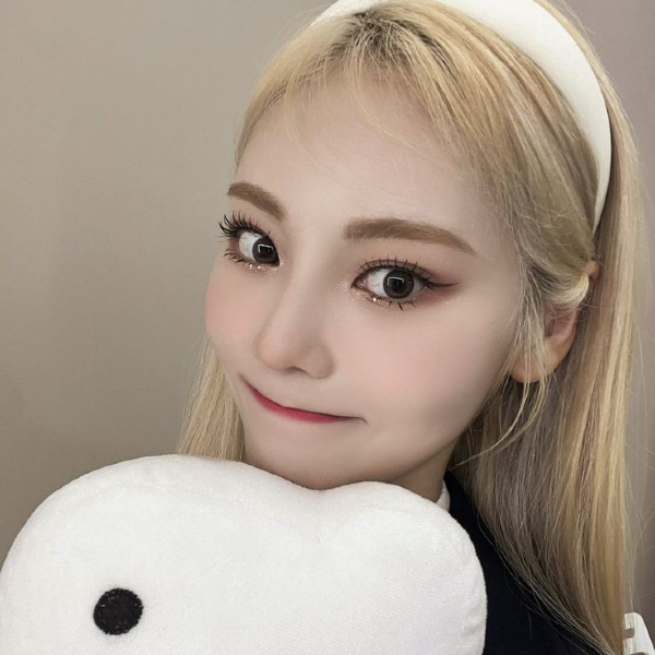 Jinsoul gallery image