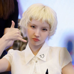 Soyeon gallery image