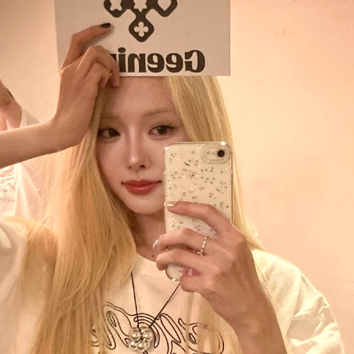 Larawan sa gallery ni Yeyoung