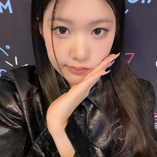 Gambar galeri Yoon Jiyoon