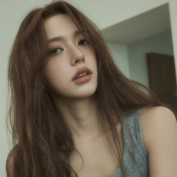 Chanelle Moon gallery image