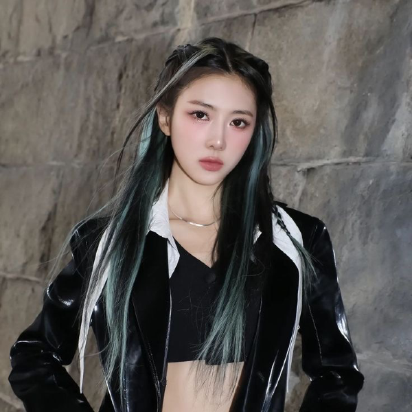 Yoohyeon galerijafbeelding
