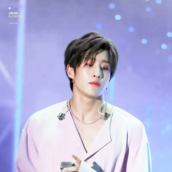 JinJin gallery image